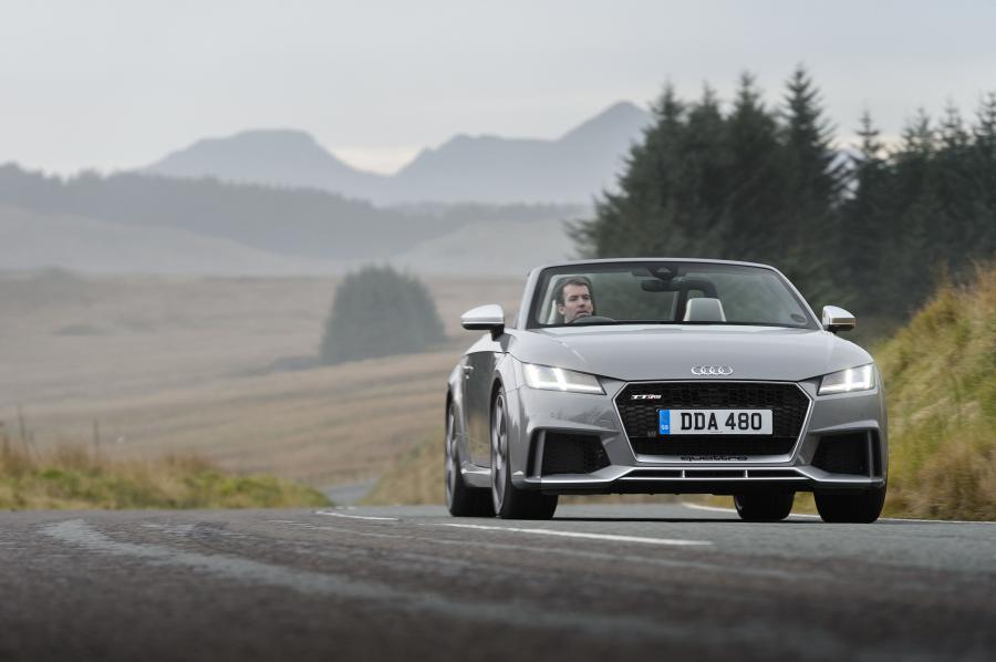  Audi TT RS Roadster (8S) 2016 года  (UK) (фото 25 из 40)